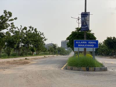 E Block 5 Marla Plot Available With Ideal Location Near Mosque,Park & Market