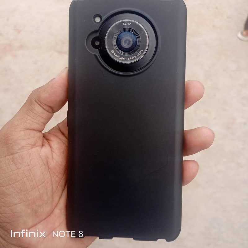 Sharp Aquos R7 1