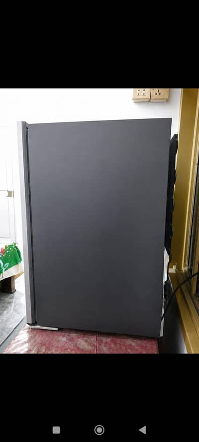 Haiet HR -66 B single door mini refrigrator/ Bedroom fridge