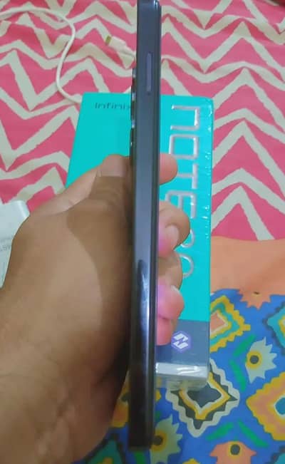 Infinix Note 30 16/256 complete box No bargaining fix rate
