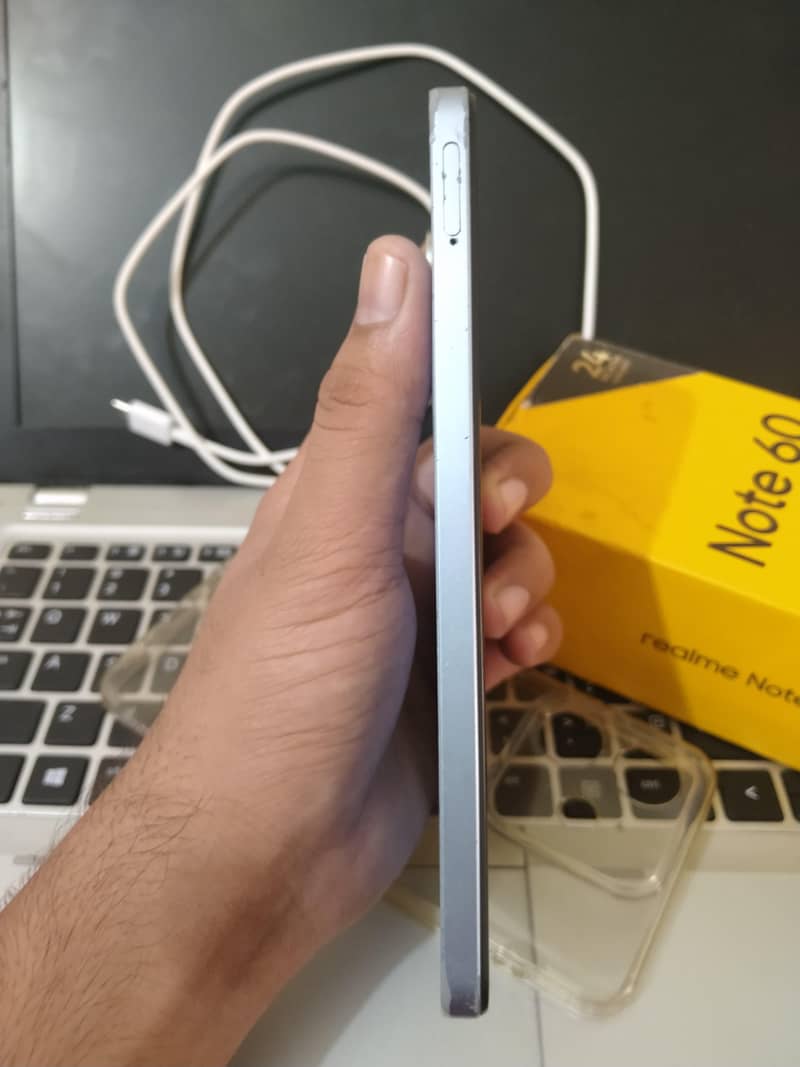 Realme Note 60 8
