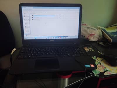 Dell Inspiron 3521 | Core i3 | 8GB RAM | 220GB SSD | Rs. 12,000