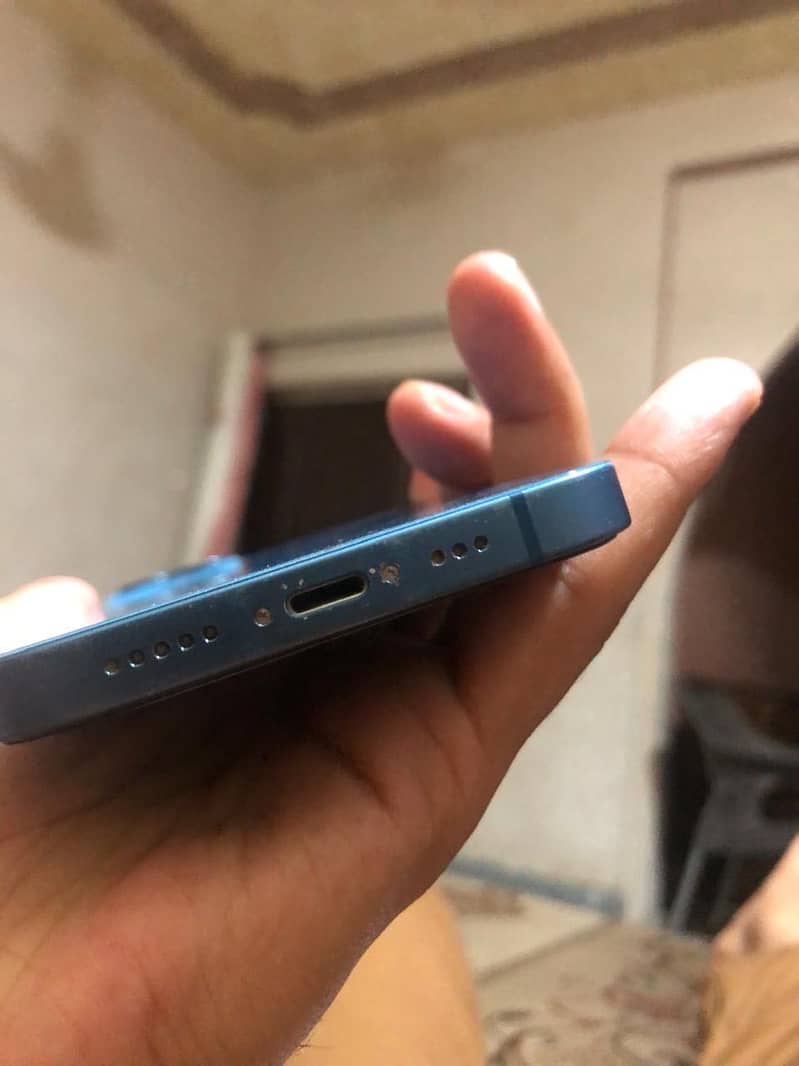 Apple iPhone 13 6