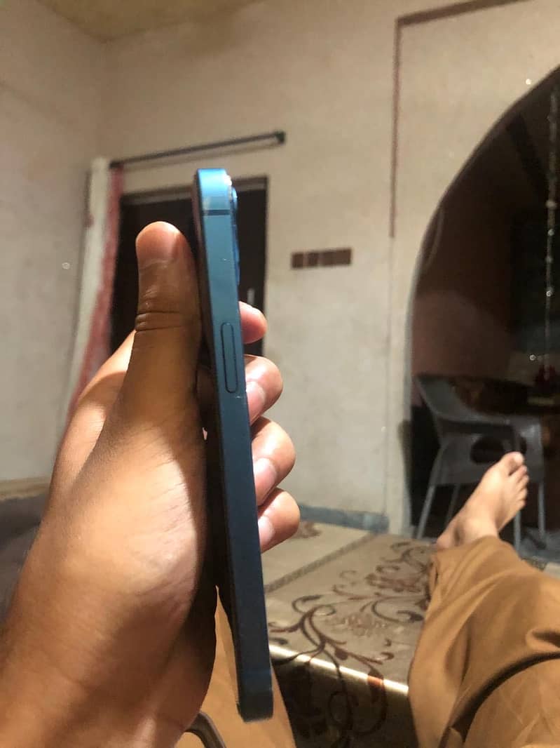 Apple iPhone 13 3