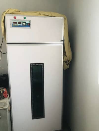 Egg Incubator for Hatching Eggs / Pigeon & Poultry Incubator