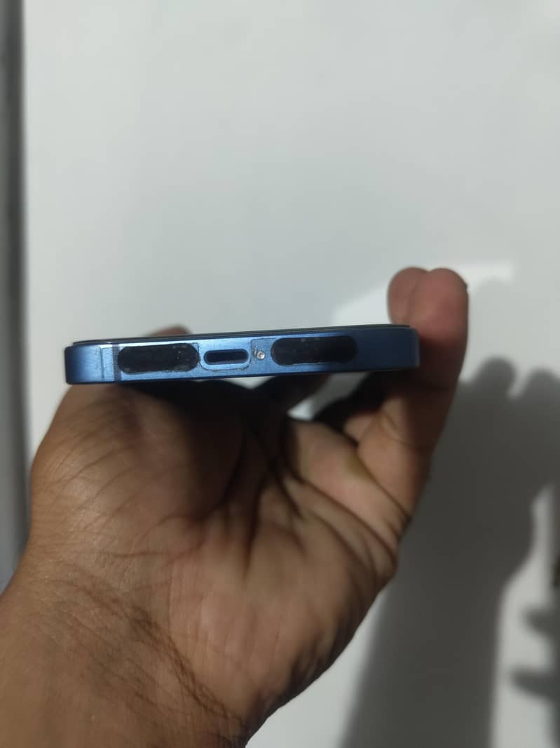 Apple iPhone 13 1