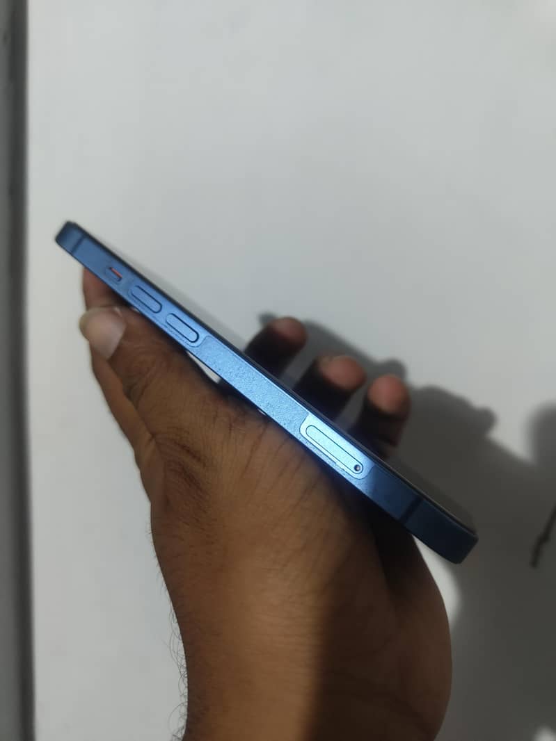 Apple iPhone 13 3