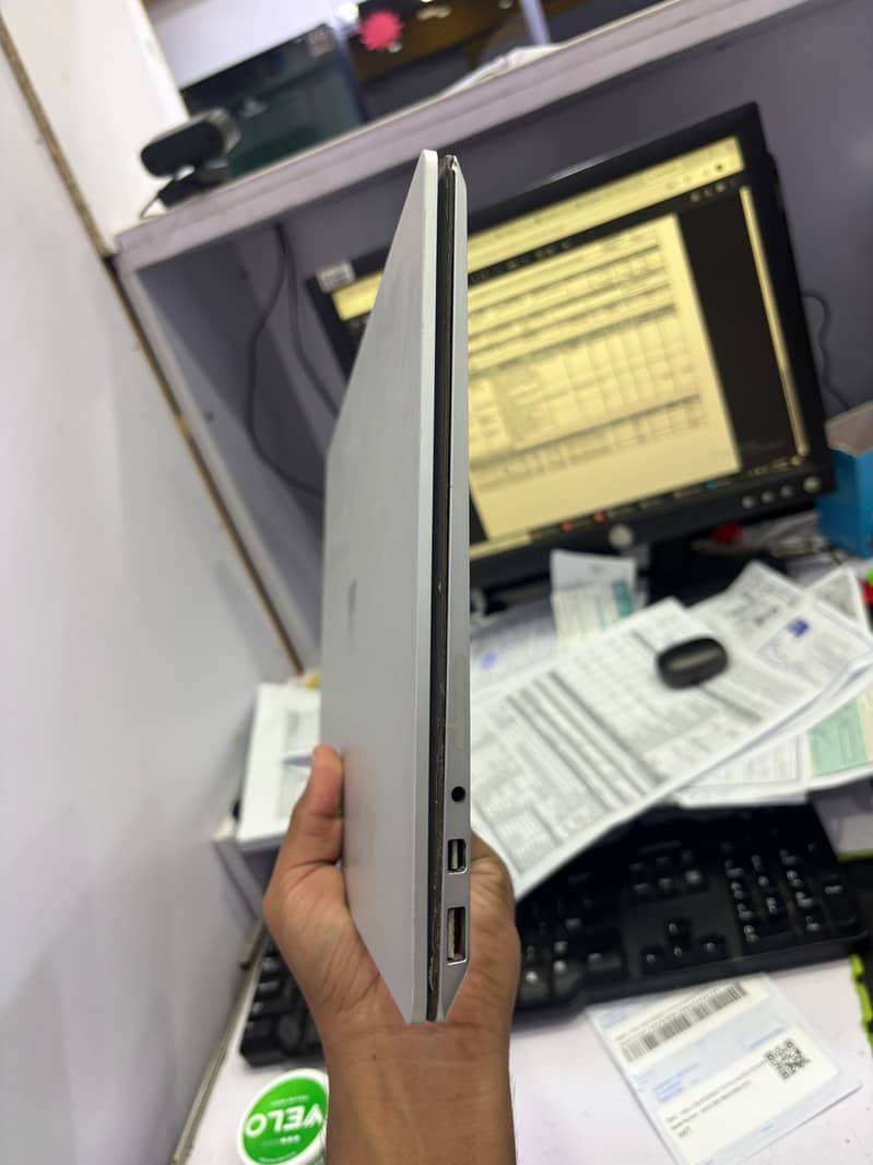 Laptop 1 Microsoft Surface 1