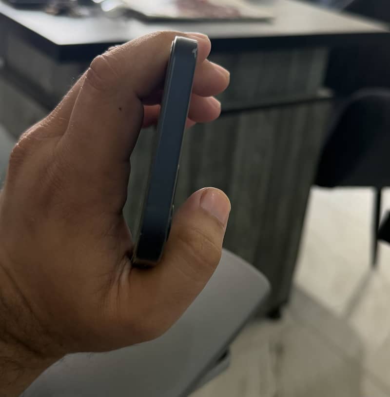Apple iPhone 12 1