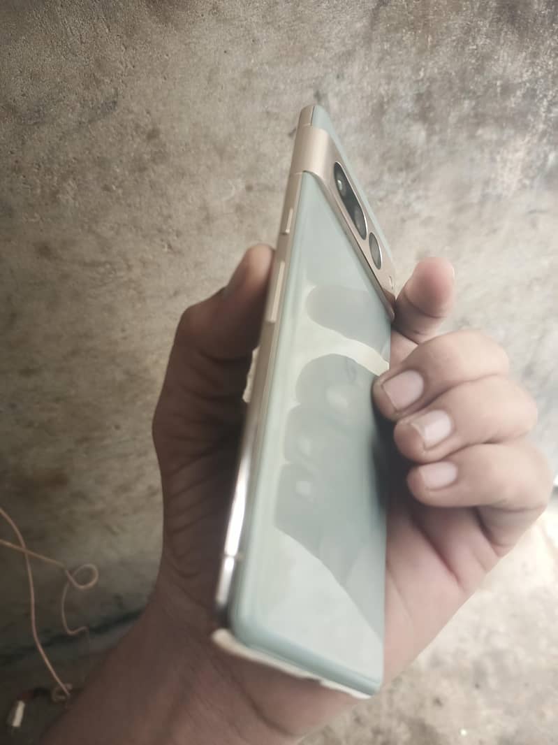 Google Pixel 7 Pro 9
