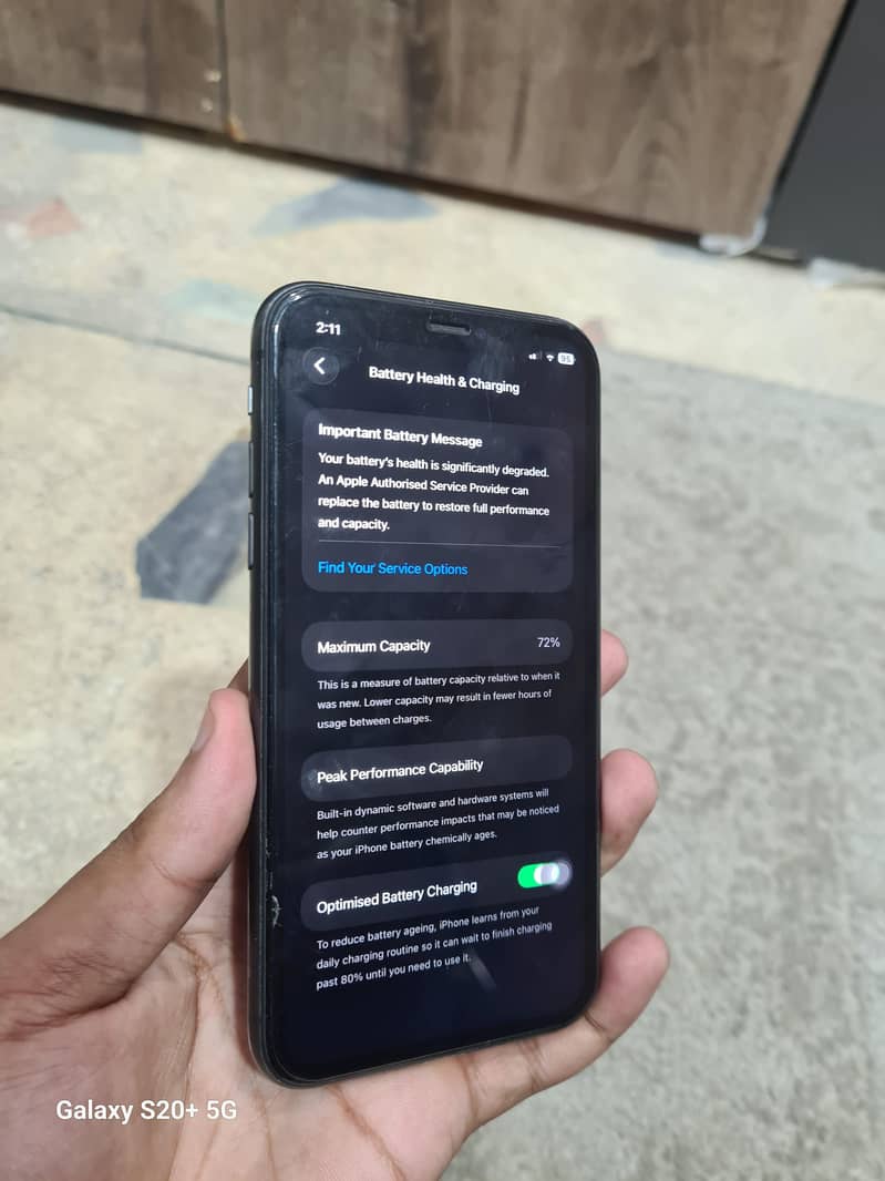 Apple iPhone 11 4