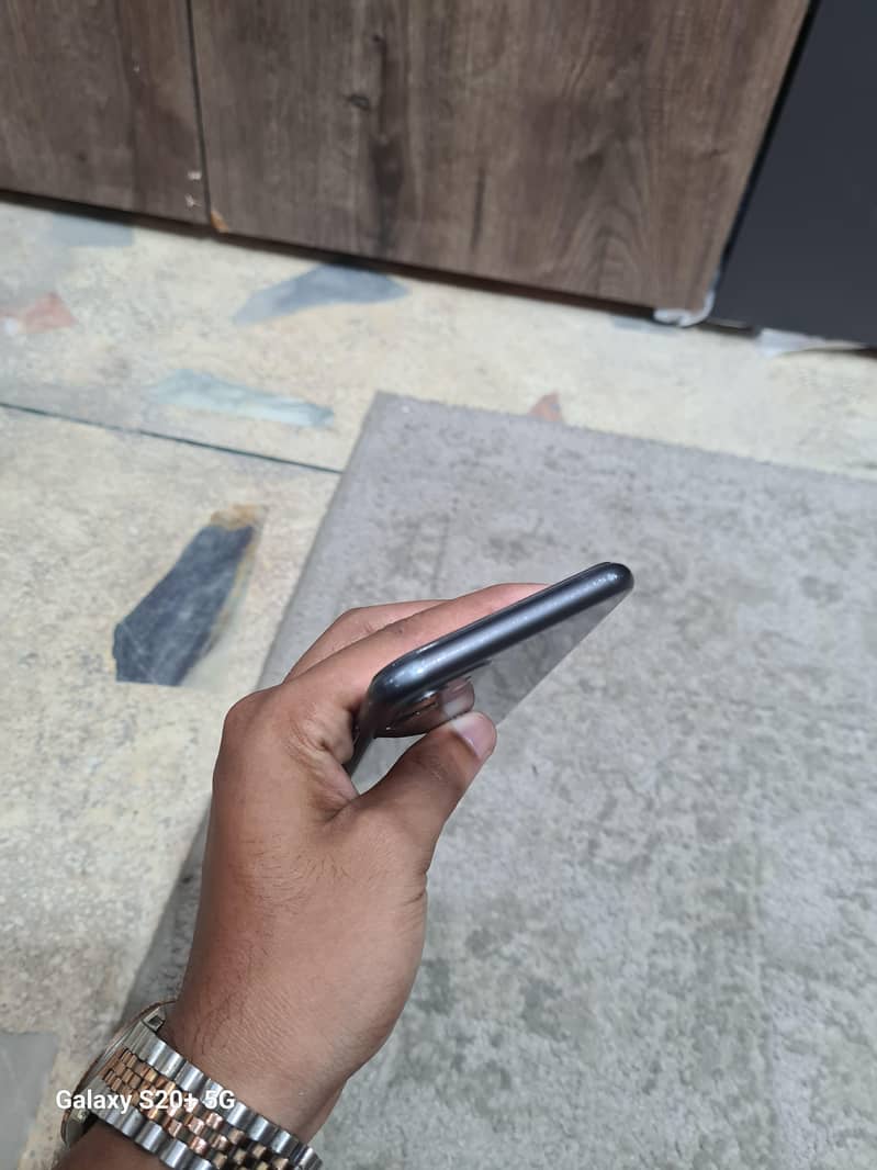 Apple iPhone 11 6