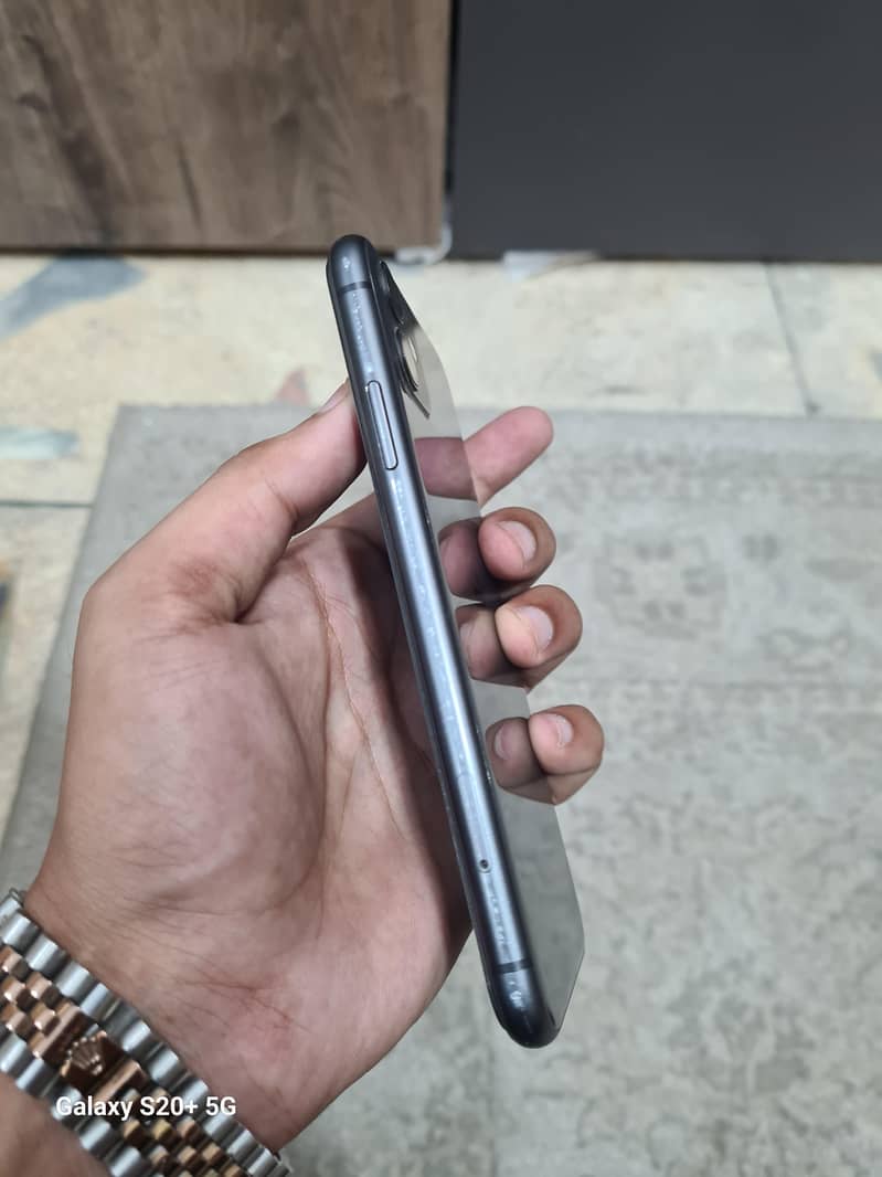 Apple iPhone 11 8