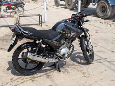 Yamaha YBR G 125 black in Mint condition