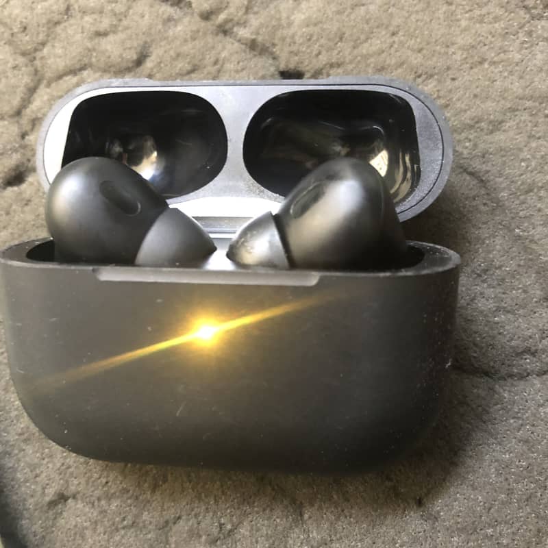 BLACK  BLUETOOTH 3