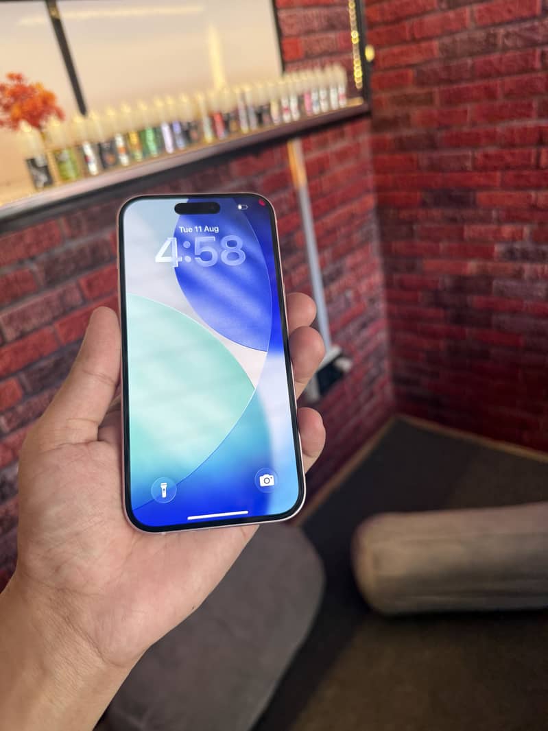Apple iPhone 15 5