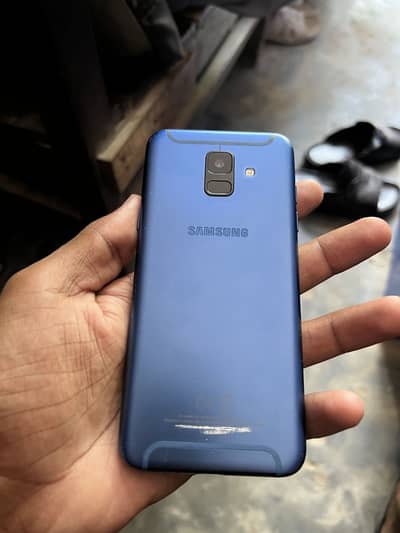 Samsung Galaxy A6  Memory 4/64 CONDITION 10/8