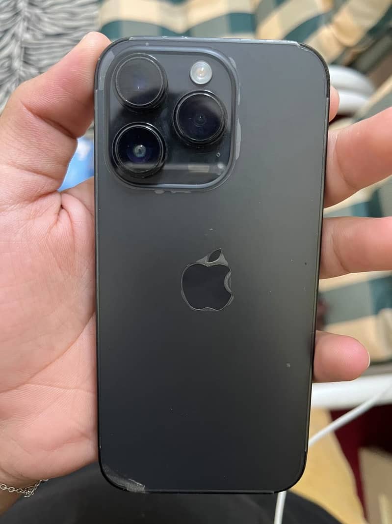 Apple iPhone 14 Pro 1