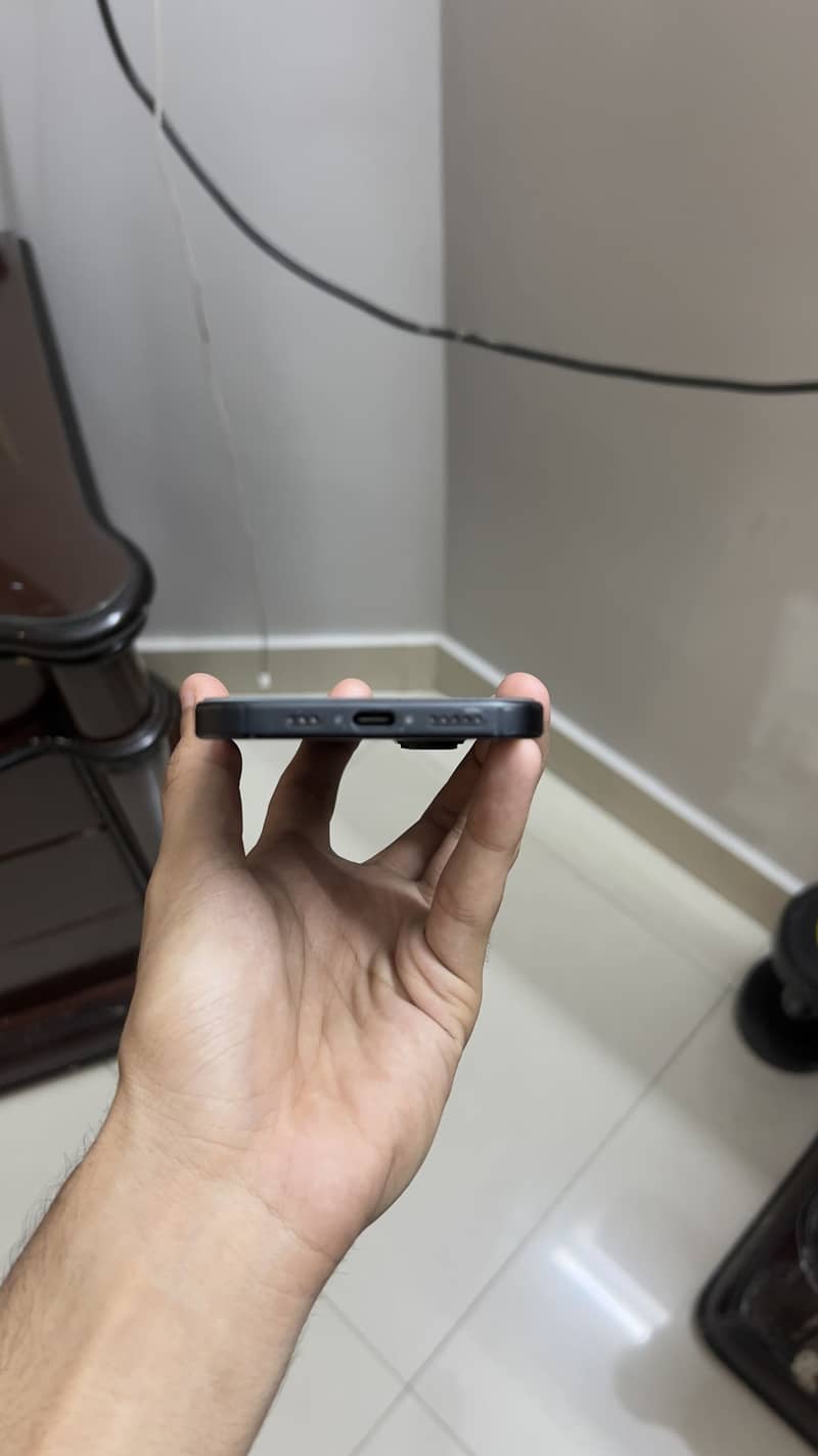 Apple iPhone 16 1