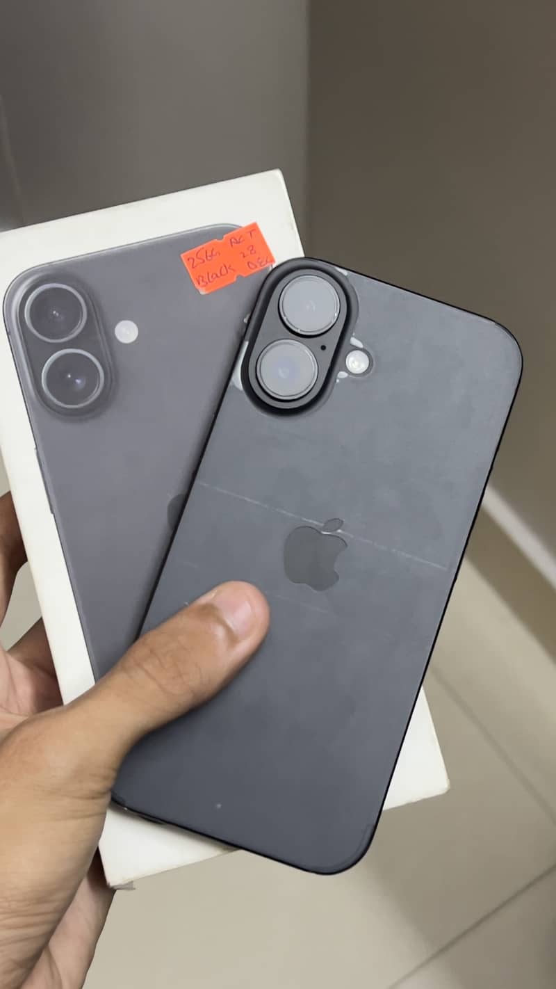 Apple iPhone 16 4