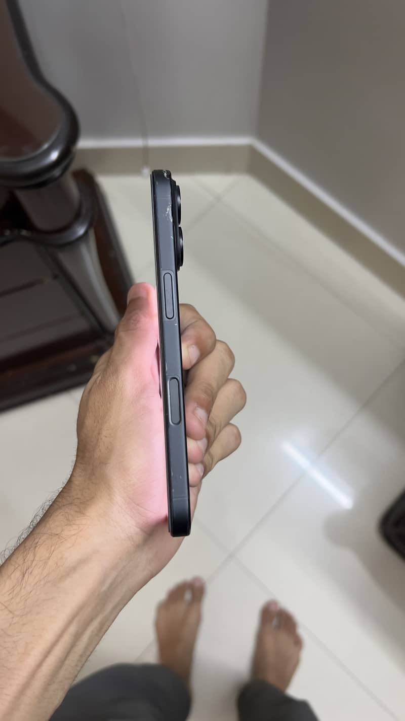 Apple iPhone 16 9
