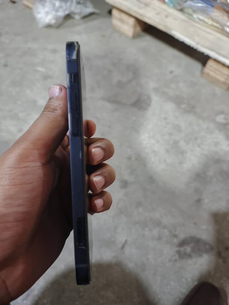 Apple iPhone 12 5