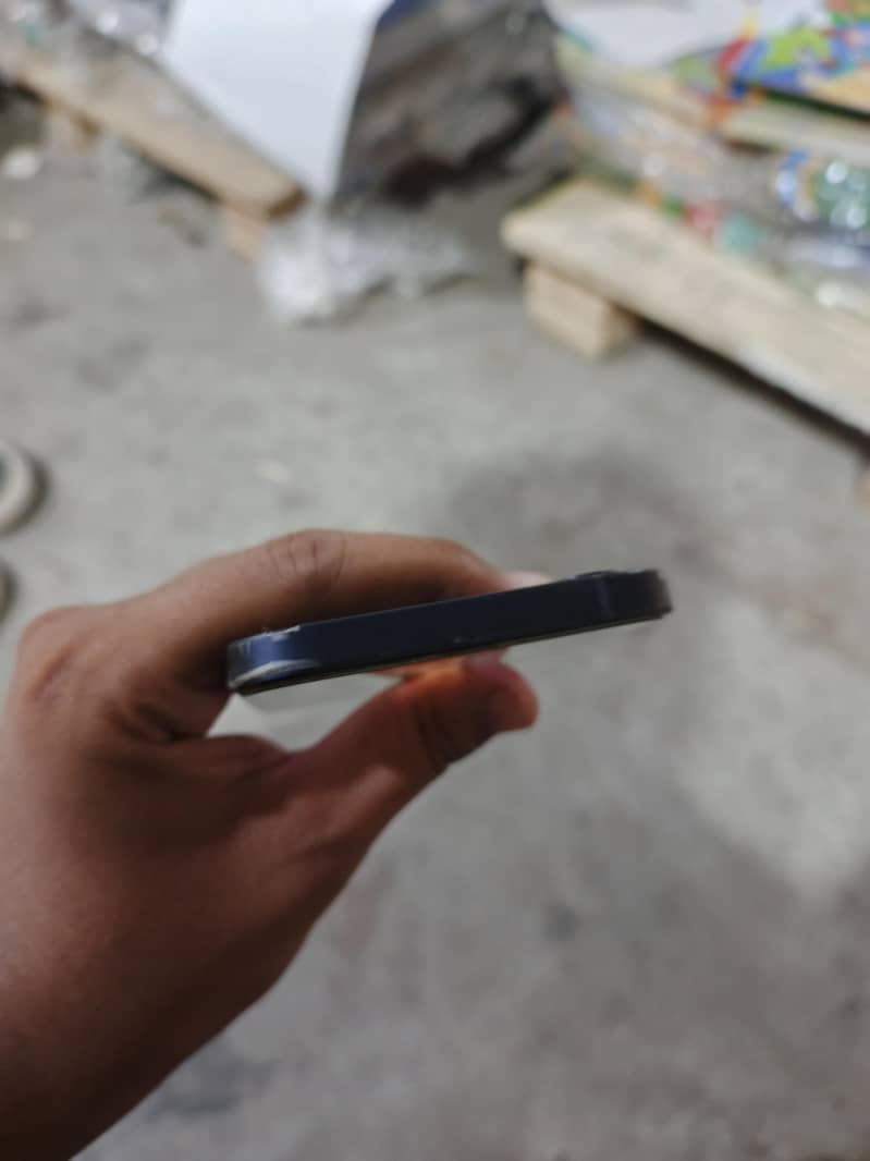 Apple iPhone 12 7