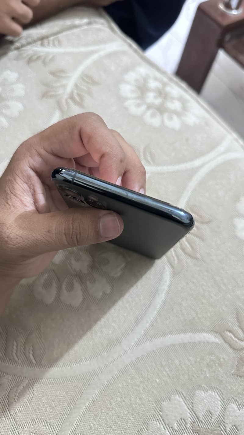 iPhone 11 Pro Max 5
