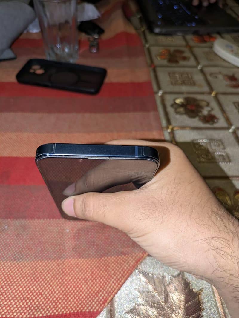 Apple iPhone 13 3