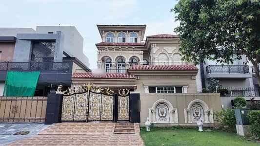 Elegant 4 Bed Double Unit House | Prime DHA Phase 6 | Walking Distance To Dolmen Mall | Luxury Living