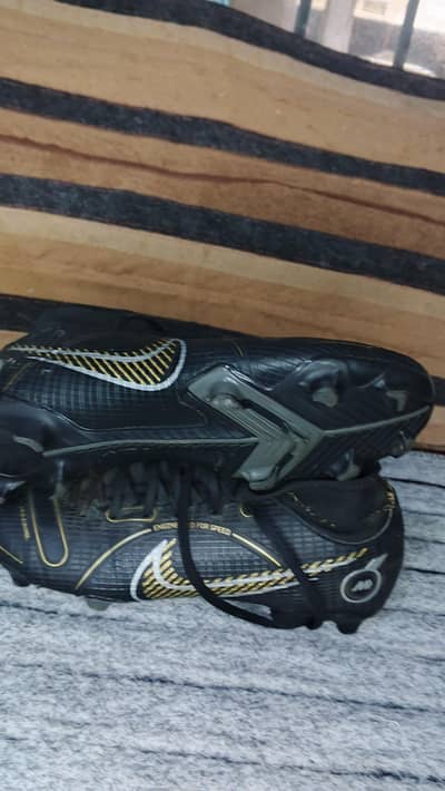Football shoes cleats