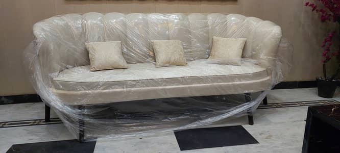 Sofa Set 5 seater solid wood structure new condition never used