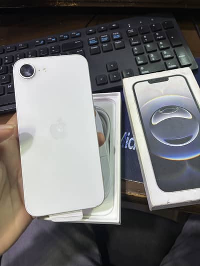 Apple iPhone 16e