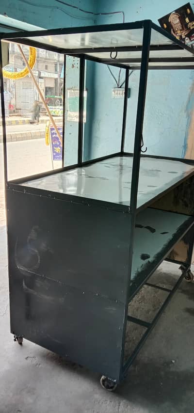 Heavy Iron Fast Food Counter For Sale | 5.5 Feet Length