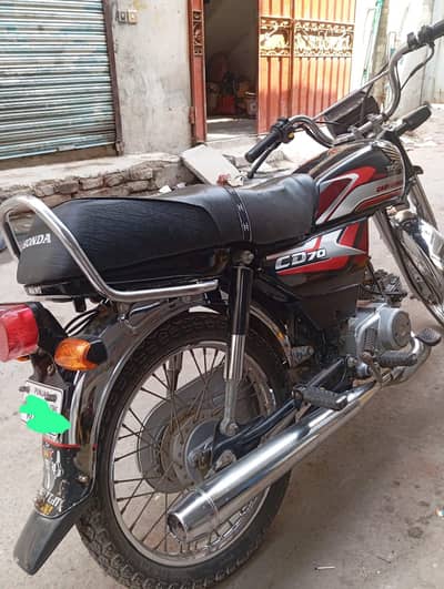 CD 70 bike black colour