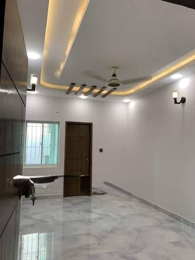 PRIME SALIENT COMMERCIALI NDEPENDENT BUNGALOW DOUBLE STOREY 10+ -ROOM FOR RENT GULSHAN-E-IQBAL BLOCK 5 | MAIN 60 FT ROAD