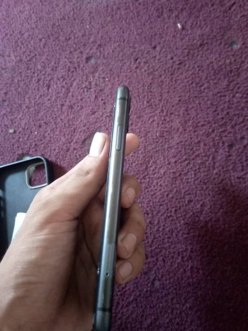 Apple iPhone 11 6