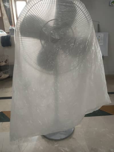 Pedestal Fan for Sale in Excellent Condition