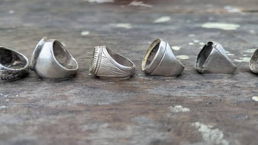 silver rings and outclass loose gemstones