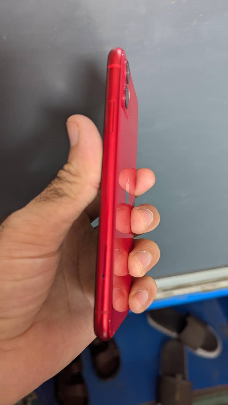 Apple iPhone 11 4