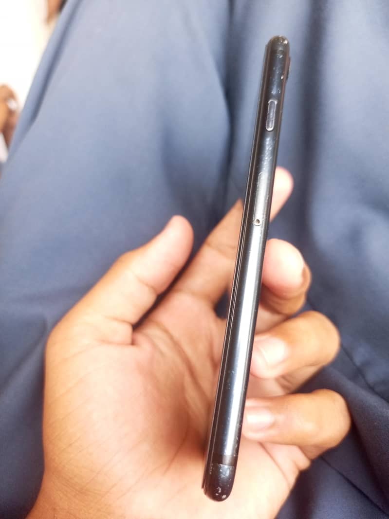 Apple iPhone 7 1