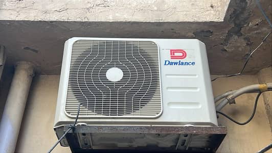 Dawlance Inverter 1 ton Ac in new condition. .