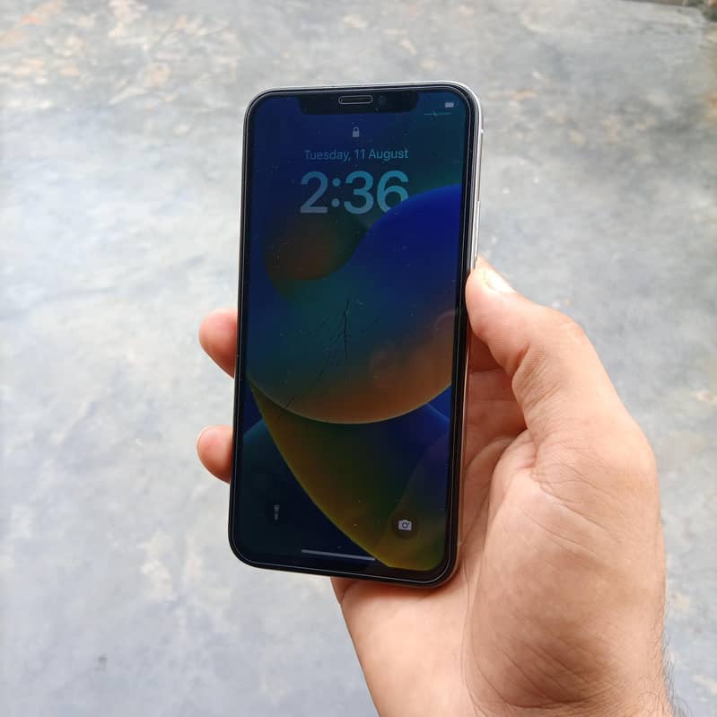 Apple iPhone X 4