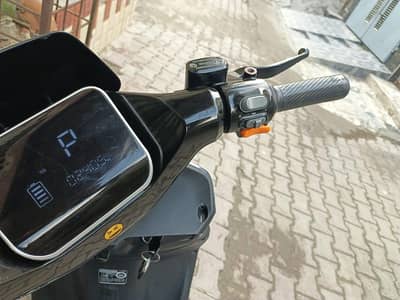 CMC 1500 WATT AVERAGE 60 KM IN ONE CHARGE