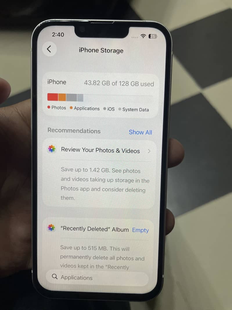 Apple iPhone 13 8
