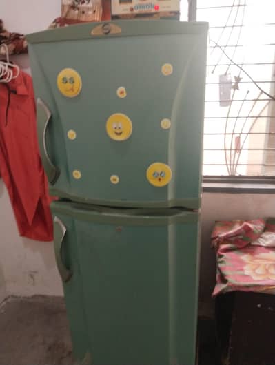 fridge good condition mn h.