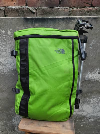 the northface bag waterproof