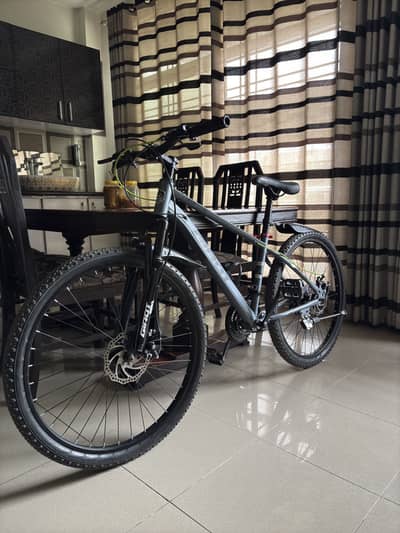 Giaot original mountain bike / cycle  aluminium frame almost new