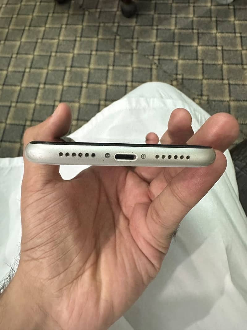 Apple iPhone 11 2