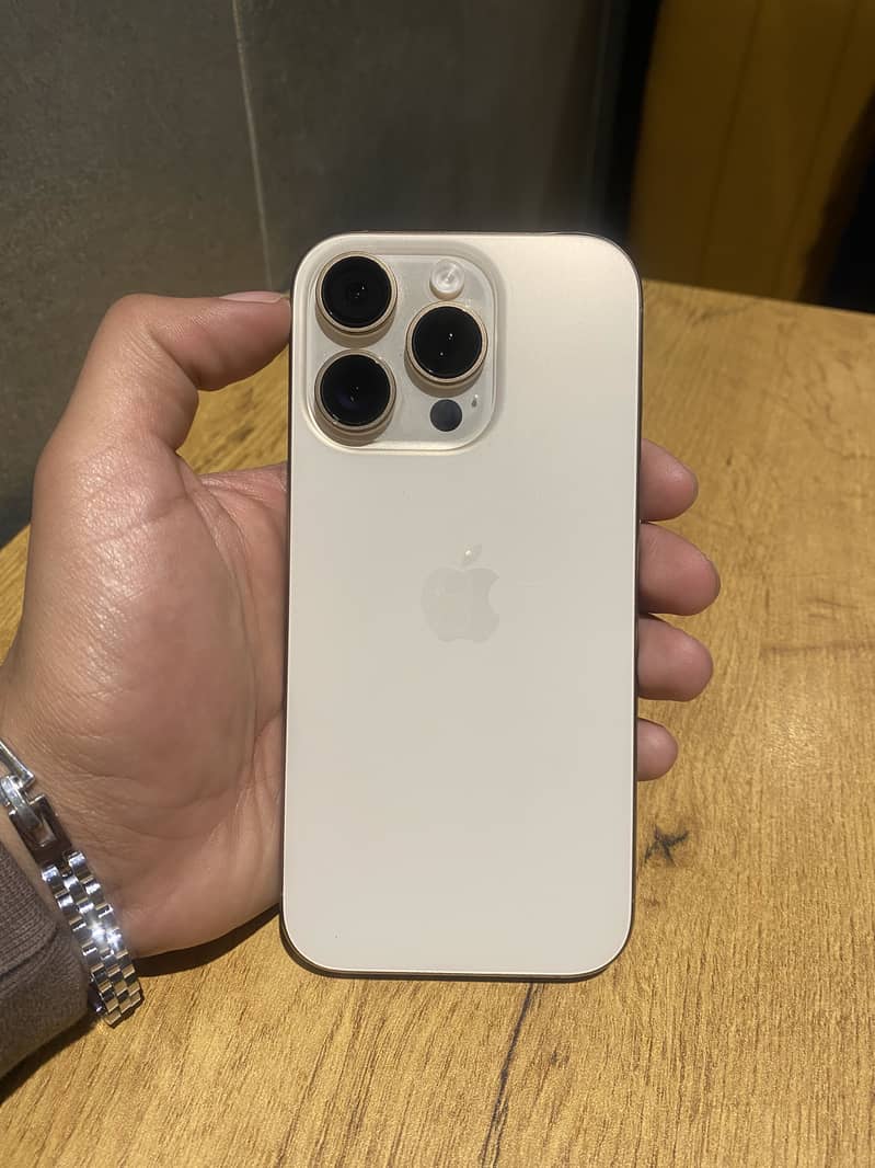 Apple iPhone 16 Pro 5
